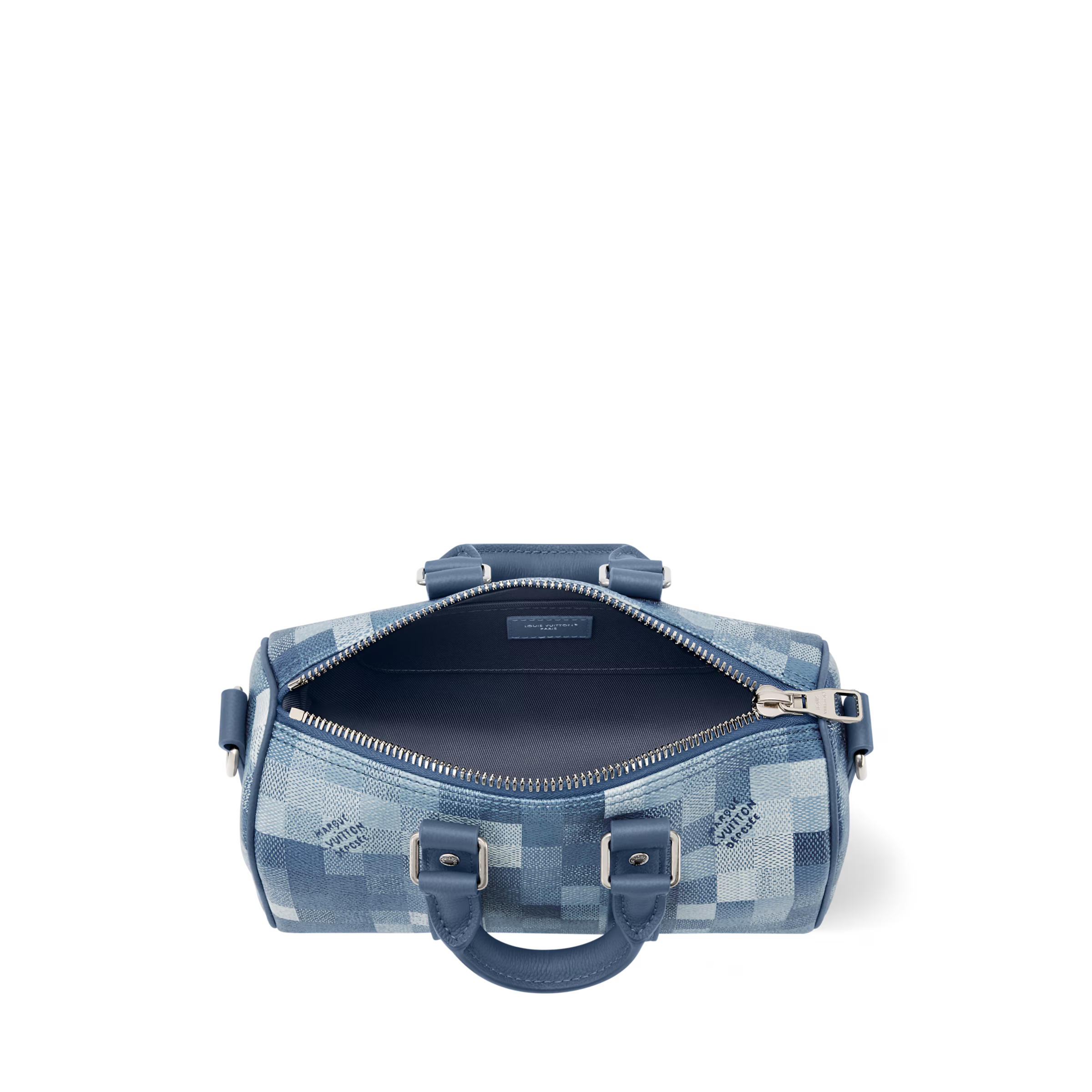 Louis Vuitton Keepall Bandoulière 25 Indigo Blue en cuir de veau grainé embossé Monogram bleu indigo avec poignées roulées, bandoulière amovible, fermeture zippée à double curseur et finitions métalliques.