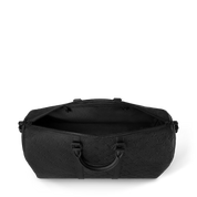 Louis Vuitton Keepall Bandoulière 50 Monogram Shadow Black en cuir de veau Monogram Shadow noir embossé avec poignées roulées, bandoulière amovible, fermeture zippée et finitions métalliques noires.
