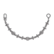 Louis Vuitton Western Chain Belt and Bag Charm Aged Silver, chaîne en métal argent vieilli avec initiales LV et fleurs Monogram gravées.