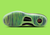Nike Kobe 8 Protro Mambacurial IO6253-500 avec dégradé Red Plum et Pink Flash, détails Electric Green et inspiration Mercurial Vapor IX.