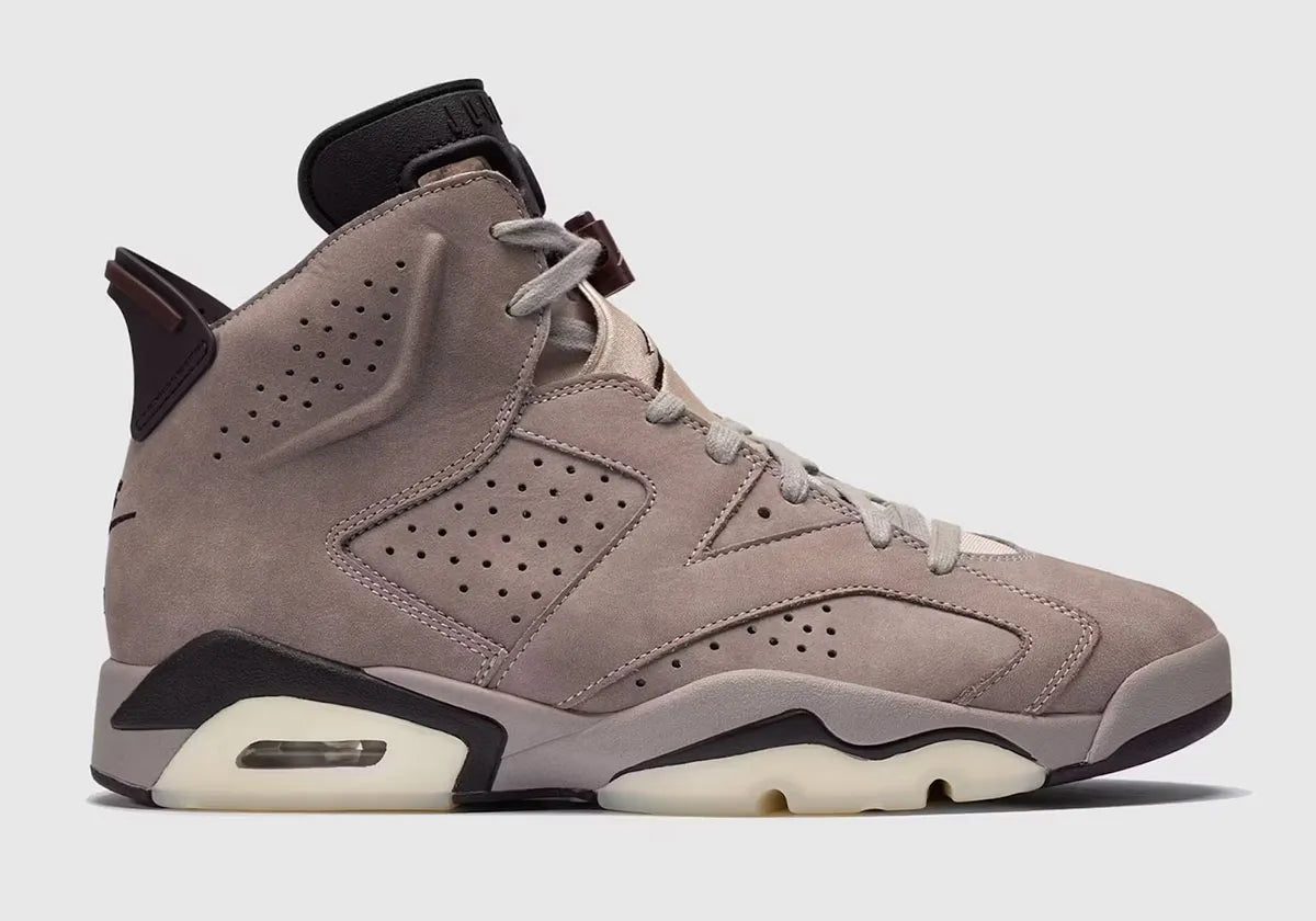 Air Jordan 6 A Ma Manière en suede Smokey Mauve avec accents crème et amorti Air visible vue de profil. 