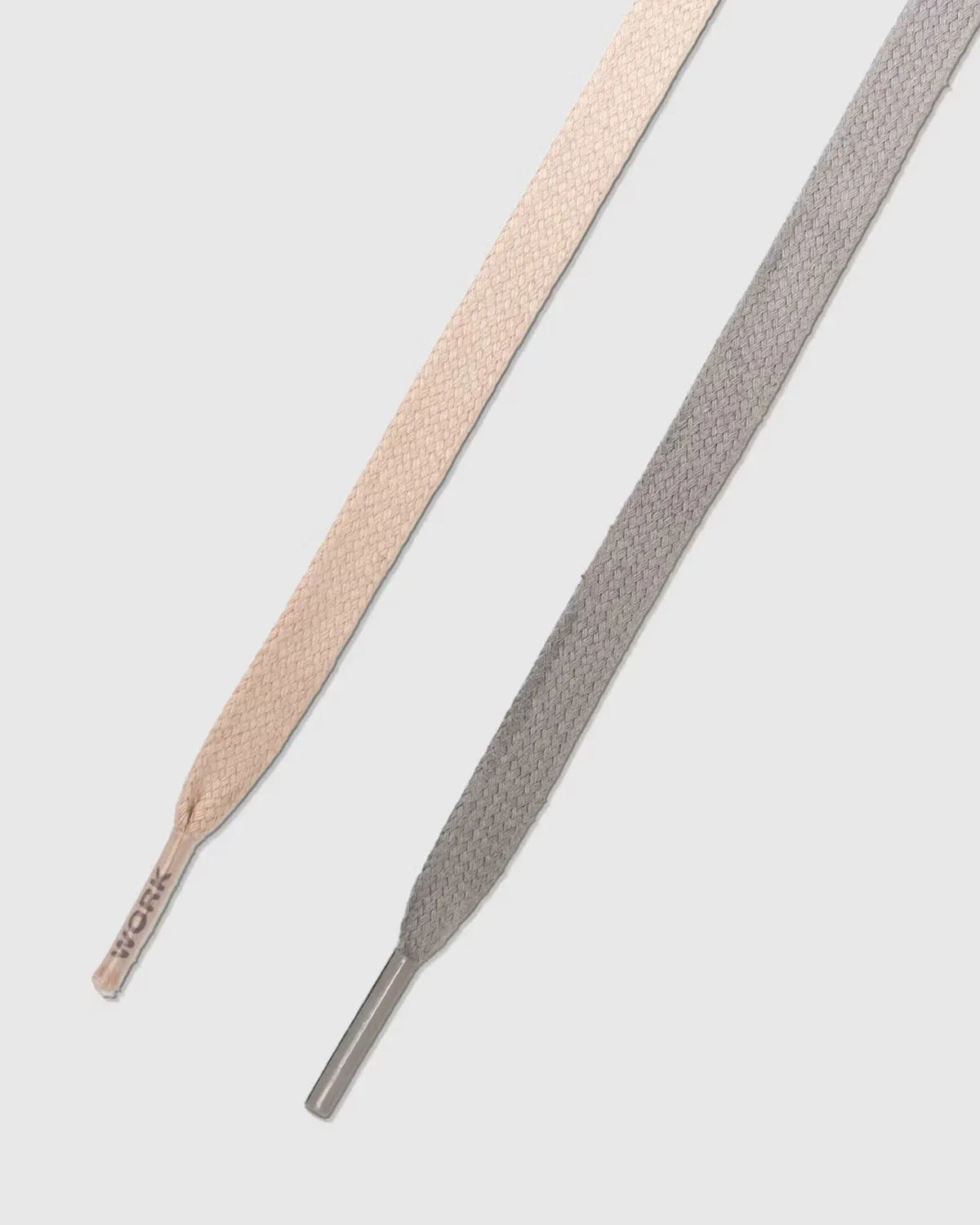 Lacets de la air Jordan 6 A Ma Manière en suede Smokey Mauve avec accents crème et amorti Air visible.