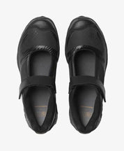 Image de la Salomon XT-Mary Jane MM6 Maison Margiela « Black / Soft Clay », sneaker collaborative en mesh et matière technique noire, bandes Soft Clay, bande Velcro au pied, semelle trail multicouche.