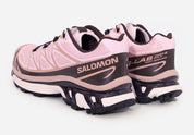 chaussure de trail Salomon xt-6 rose été, semelle légère et confortable, vue de l'arrière