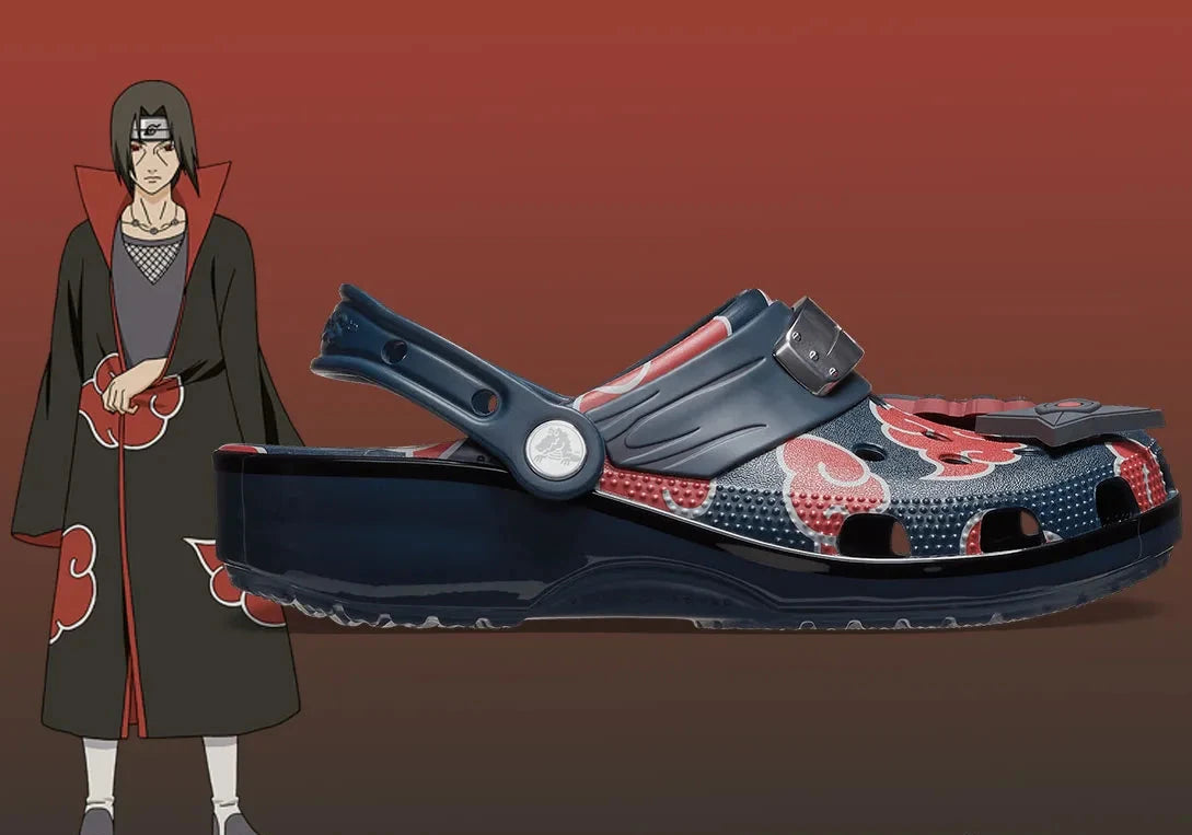 Crocs Classic Clog Naruto Itachi inspirées d'Itachi Uchiha de Naruto Shippuden, avec design exclusif, bride pivotante et semelle légère en résine Croslite™.