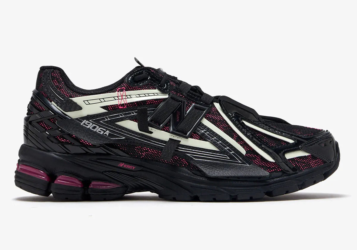 Baskets New Balance 1906A coloris Black Pink – chaussures lifestyle techniques et tendance, vue de face