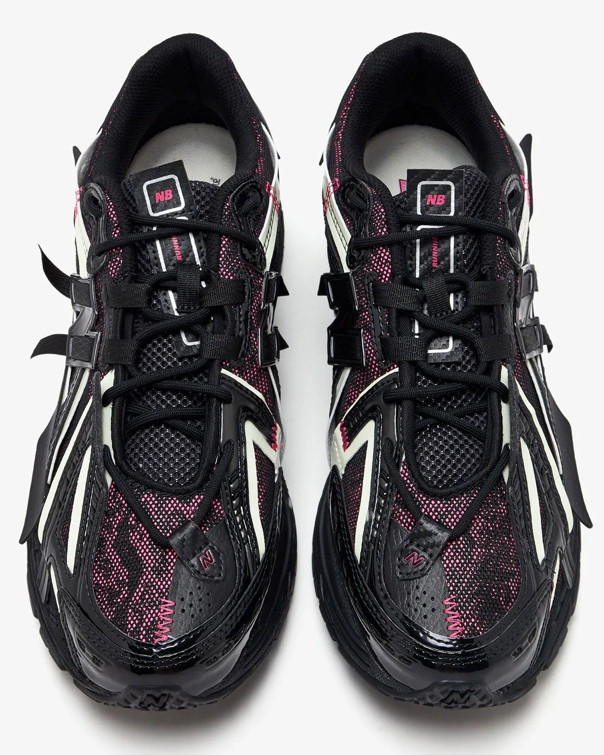 Baskets New Balance 1906A coloris Black Pink – chaussures lifestyle techniques et tendance, vue de haut