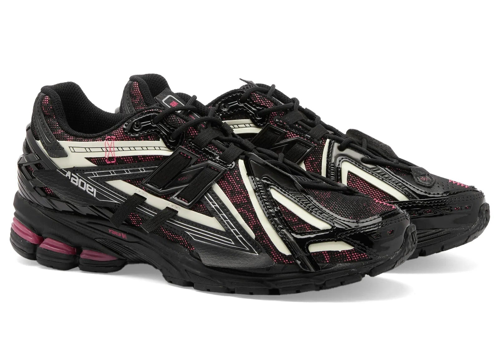 Baskets New Balance 1906A coloris Black Pink – chaussures lifestyle techniques et tendance, vue de coté