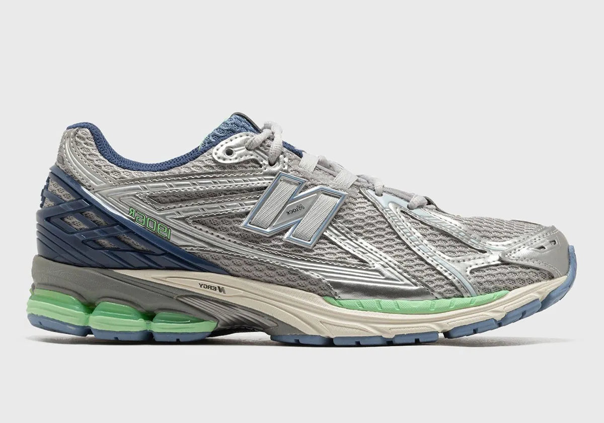 Chaussure de ville New Balance 1906R Still Water Lab Green , semelle confortable , vue de profil