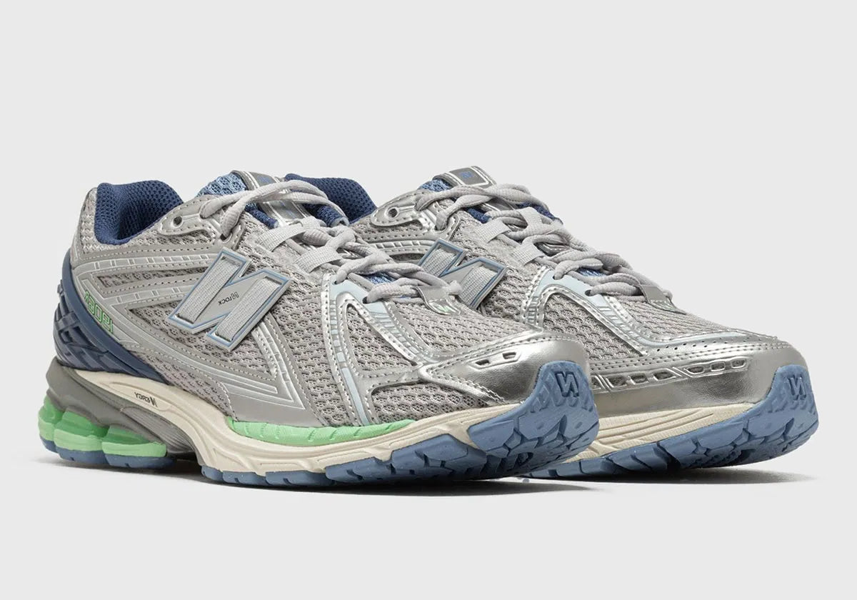 Chaussure de ville New Balance 1906R Still Water Lab Green , semelle confortable , vue de coté