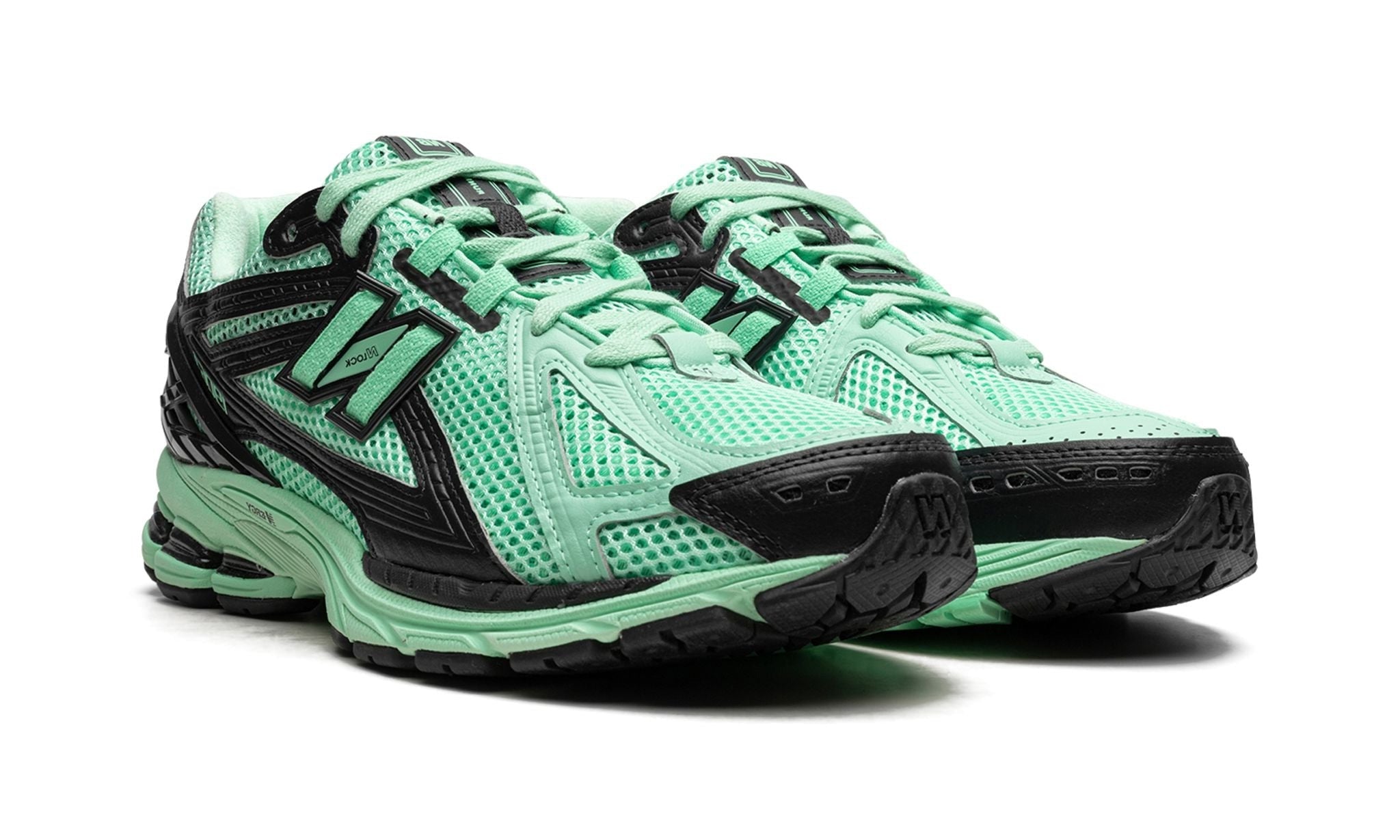 New Balance 1906R size? Exclusive Green Black