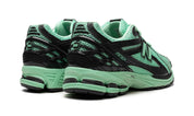 New Balance 1906R size? Exclusive Green Black