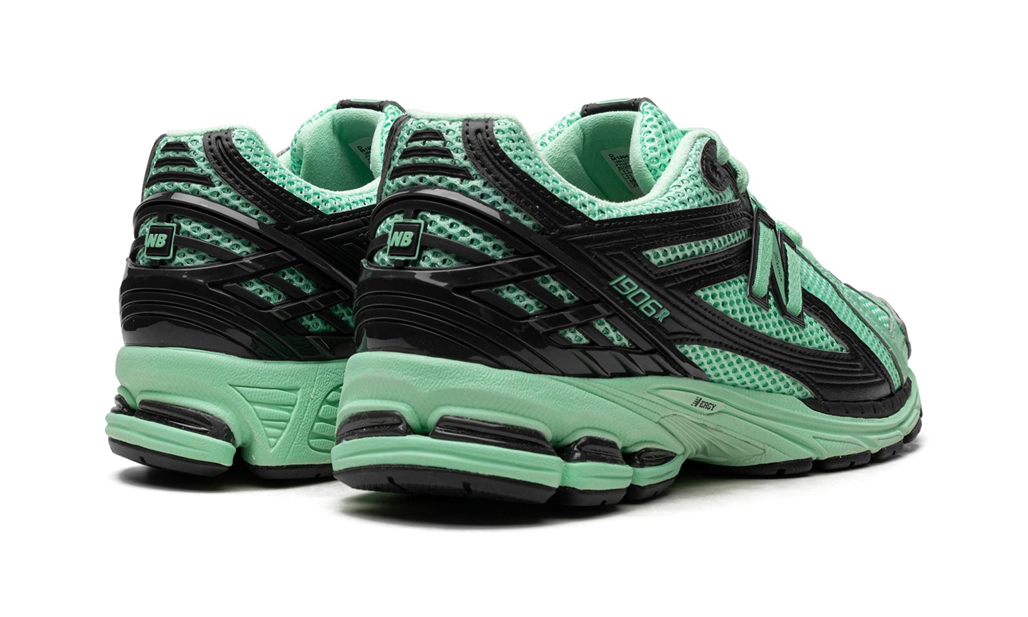 New Balance 1906R size? Exclusive Green Black