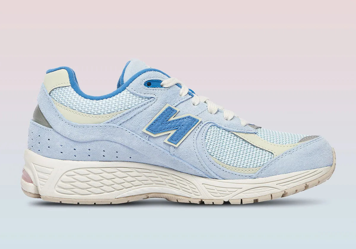 chaussure de sport NEW BALANCE 740 CONCEPT VERT COLORE , semelle confortable , vue de profil