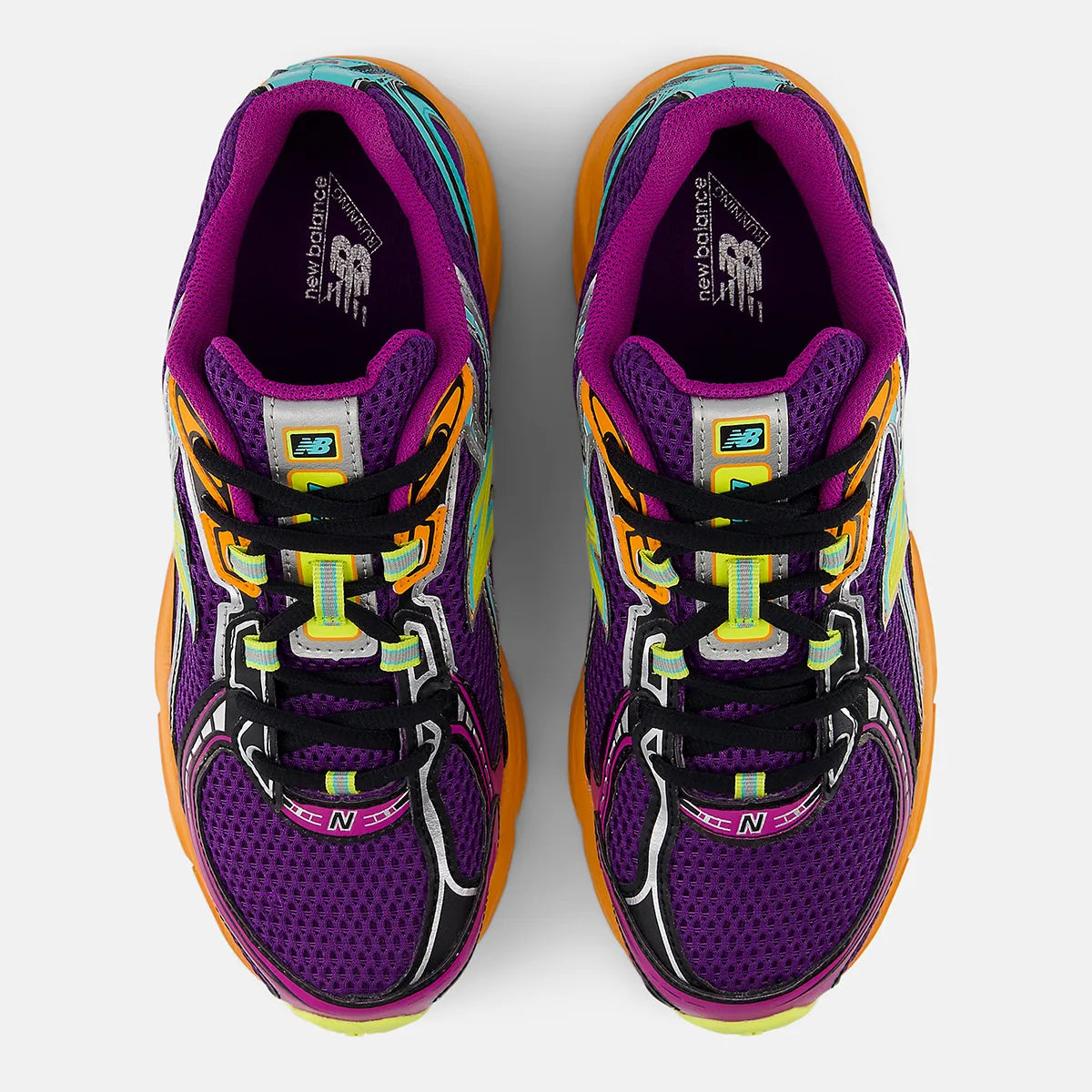  chaussure de sport new balance 740 neon light violet coloré , semelle légère , vue de haut
