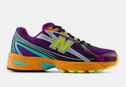  chaussure de sport new balance 740 neon light violet coloré , semelle légère , vue de profil