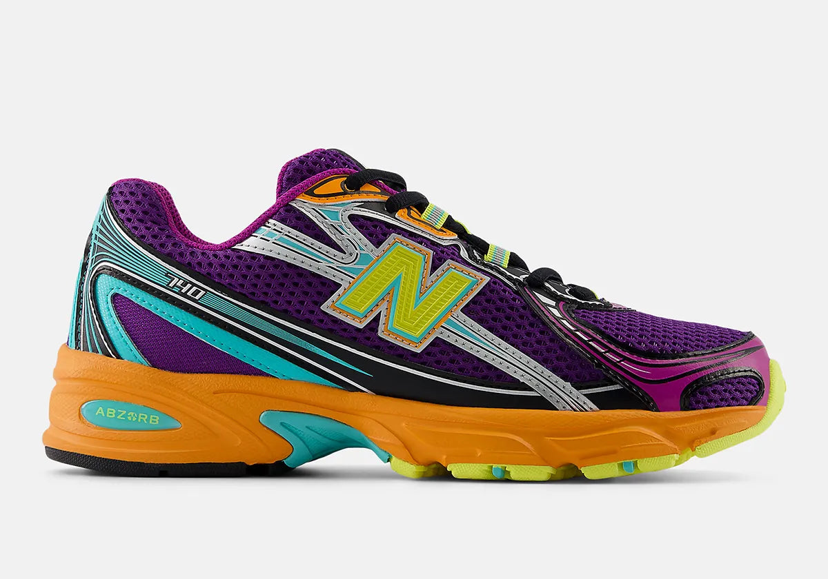  chaussure de sport new balance 740 neon light violet coloré , semelle légère , vue de profil