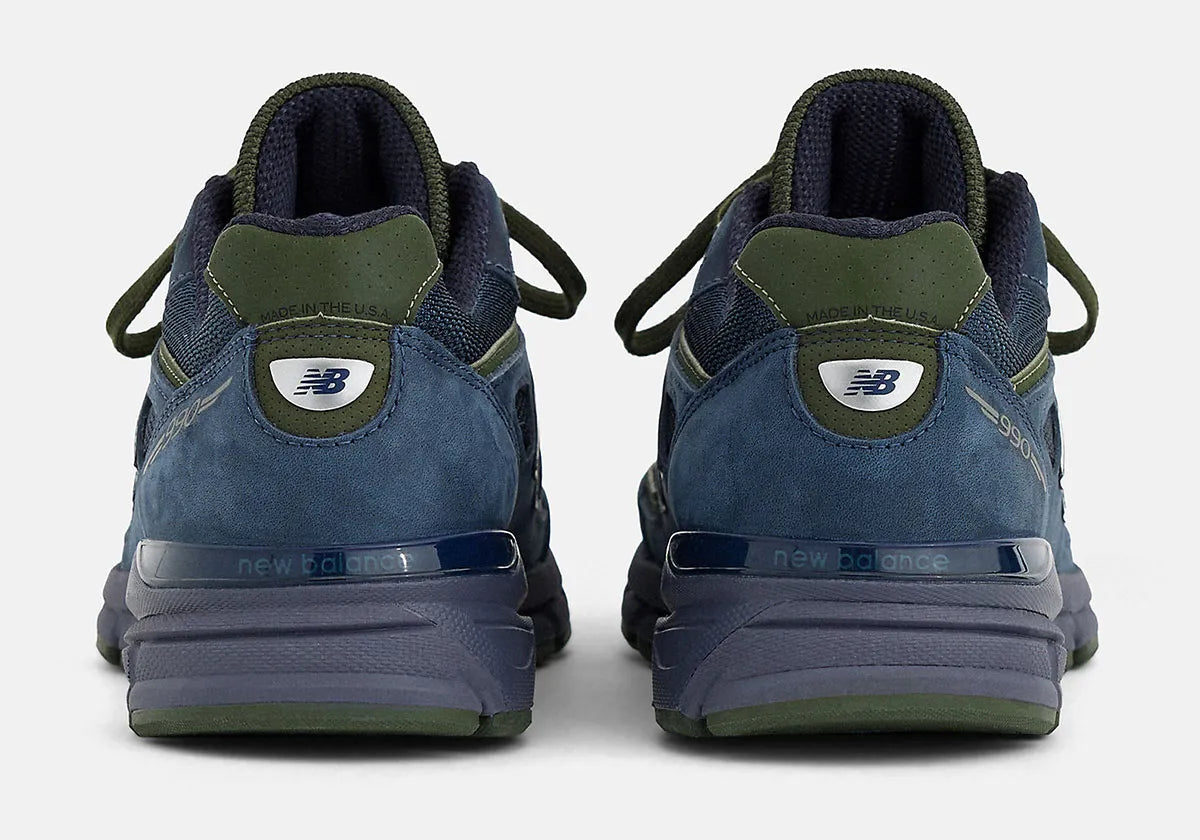 New Balance 990v4 MiUSA Navy Meteorite Kombu U990BG4 en mesh et suède bleu marine, gris Meteorite et vert Kombu avec semelle ENCAP vue de derrière. 
