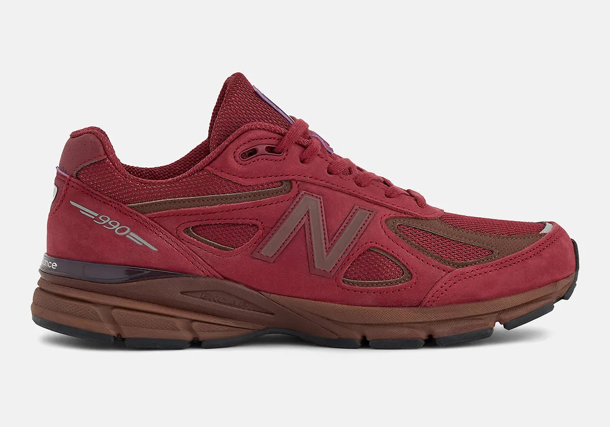 New Balance 990v4 MiUSA Monarch Burgundy U990BR4 en nubuck bordeaux et marron avec mesh noir, détails réfléchissants et semelle ENCAP.