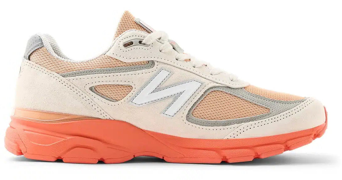 New Balance 990v4 MiUSA crème Moonbeam et orange Tangerine Heat en suède premium avec semelle ENCAP et mesh respirant. vue de profil intérieur