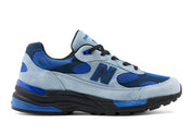New Balance 992 MiUSA Arctic Grey Blue Gemstone U992AR en mesh gris Arctic Grey et daim noir avec accents Blue Gemstone et semelle technique.