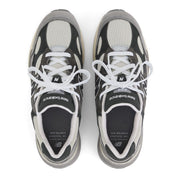 Sneaker New Balance 992 Made in USA Shadow Grey en suède gris premium et mesh respirant avec amorti ABZORB et SBS.