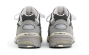 Sneaker New Balance 992 Made in USA Shadow Grey en suède gris premium et mesh respirant avec amorti ABZORB et SBS.