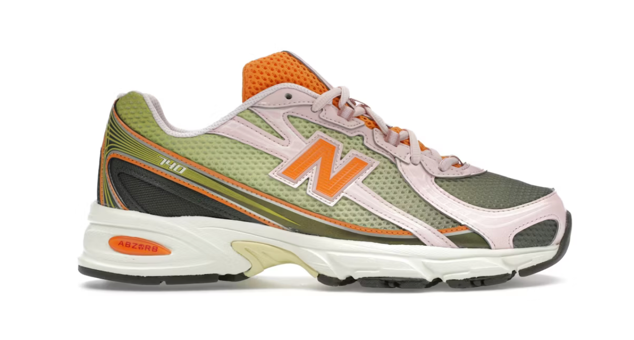 chaussure de sport NEW BALANCE 740 CONCEPT VERT COLORE , semelle confortable , vue de profil