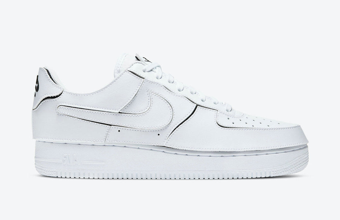 1 Cosmic Clay, sneaker blanche en cuir avec panneaux amovibles noirs et rouges Cosmic Clay et semelle Nike Air.