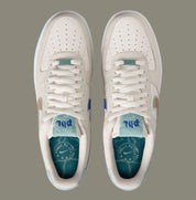 Nike Air Force 1 Low '07 Philadelphia avec tige en cuir premium, détails inspirés de Philadelphie, unité Nike Air encapsulée et semelle extérieure en caoutchouc à point de pivot.