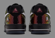 Nike Air Force 1 Low PRM NBA All-Star Weekend 2026 en cuir premium avec détails inspirés NBA, coloris dynamique et amorti Air encapsulé. vue de derrière