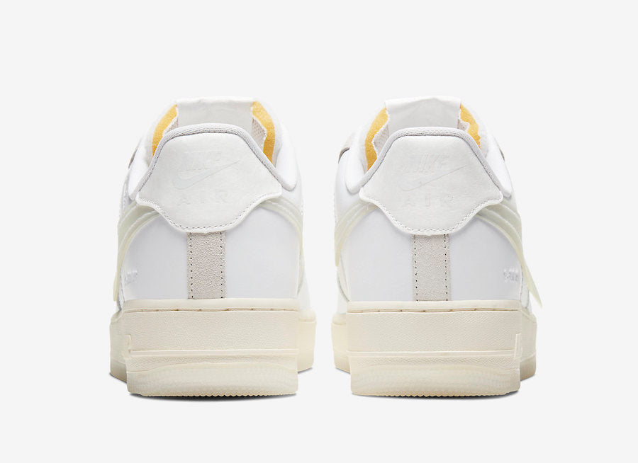 Nike Air Force 1 DNA White, sneaker blanche avec empiècements transparents, panneaux en mesh, languette en mousse apparente et semelle crème.