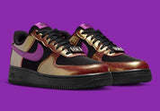 Sneakers Nike Air Force 1 Low ’07 LV8 en cuir premium, coloris noir et Bold Berry avec détails inspirés du glam rock et amorti Air emblématique.