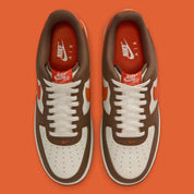 Sneakers Nike Air Force 1 Low 07 Mosswood Brown en cuir lisse premium avec amorti Air iconique et design intemporel