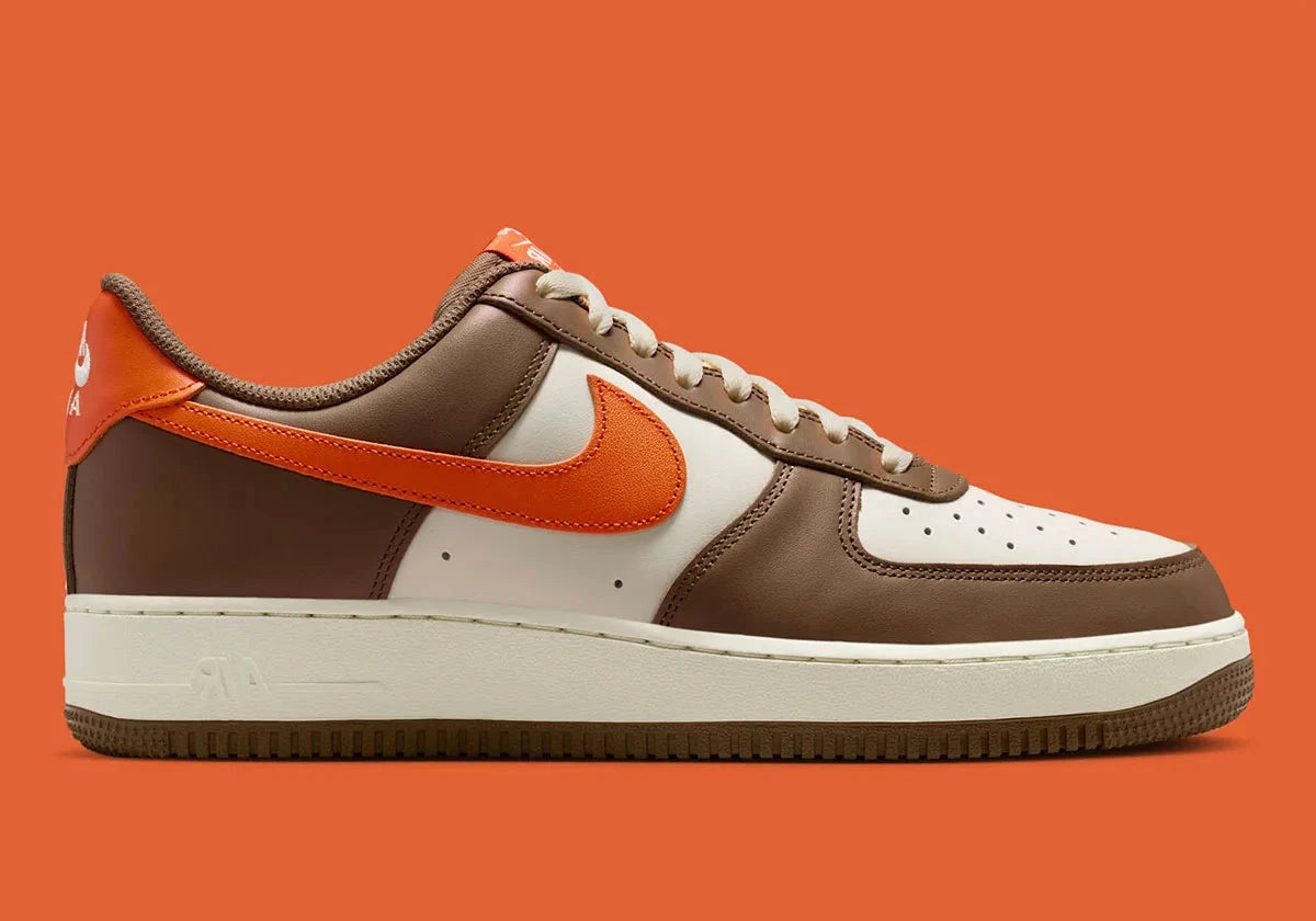 Sneakers Nike Air Force 1 Low 07 Mosswood Brown en cuir lisse premium avec amorti Air iconique et design intemporel