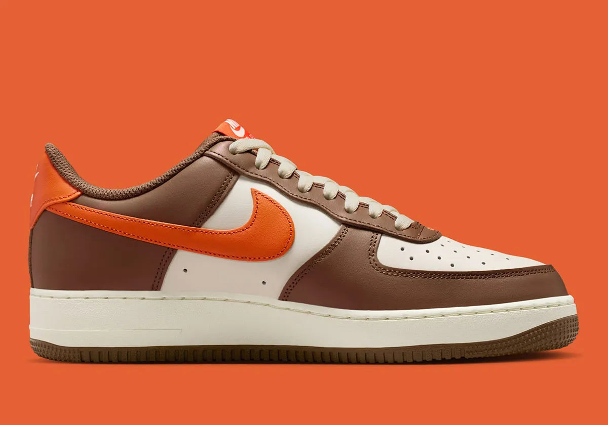 Sneakers Nike Air Force 1 Low 07 Mosswood Brown en cuir lisse premium avec amorti Air iconique et design intemporel
