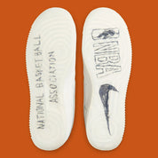 Nike Air Force 1 Low '07 NBA Phantom, sneaker Nike Air Force 1 Low '07 coloris Phantom inspirée de la NBA avec amorti Nike Air et finitions premium vue de profil. 