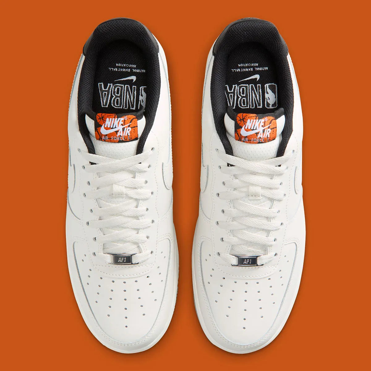Nike Air Force 1 Low '07 NBA Phantom, sneaker Nike Air Force 1 Low '07 coloris Phantom inspirée de la NBA avec amorti Nike Air et finitions premium vue de profil. 