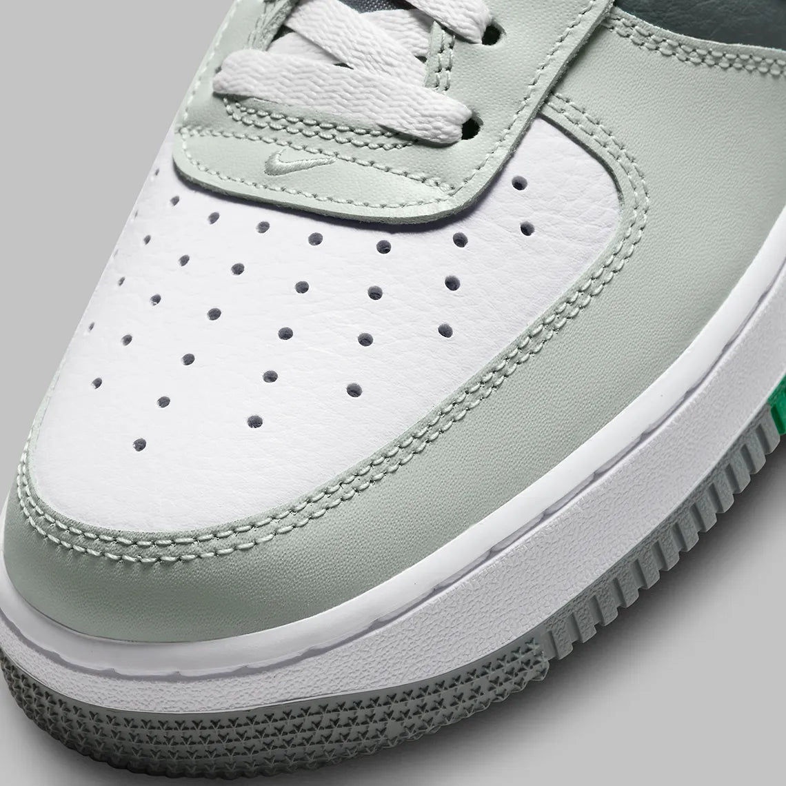 Nike Air Force 1 Low 07 LV8 Split Light Silver Deep Royal Blue GlobalSneakers