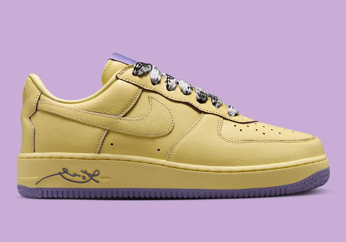 chaussure de rue air force 1 kobe mamba mentality jaune et magenta semelle confortable , vu de profil