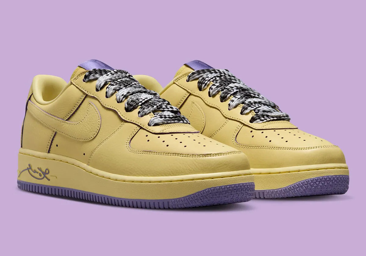 chaussure de rue air force 1 kobe mamba mentality jaune et magenta semelle confortable , vu de 3/4