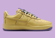 chaussure de rue air force 1 kobe mamba mentality jaune et magenta semelle confortable , vu de profil