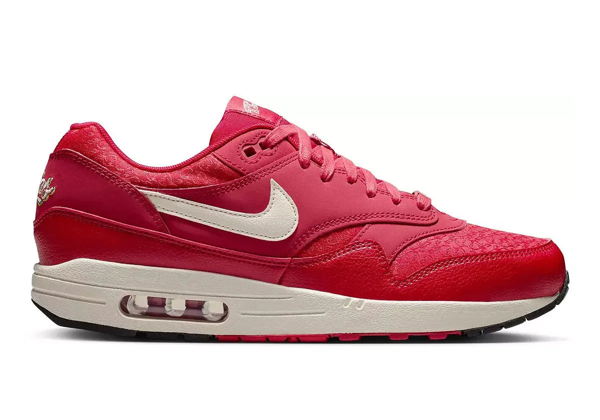 Nike Air Max 1 Texas Rangers City Connect 2026 avec coloris inspiré du baseball texan, unité Air visible et finitions premium.