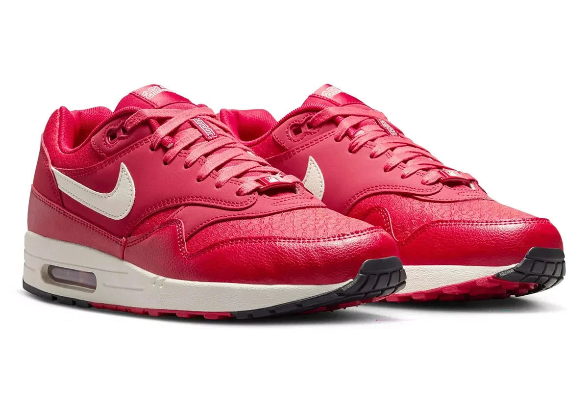 Nike Air Max 1 Texas Rangers City Connect 2026 avec coloris inspiré du baseball texan, unité Air visible et finitions premium.