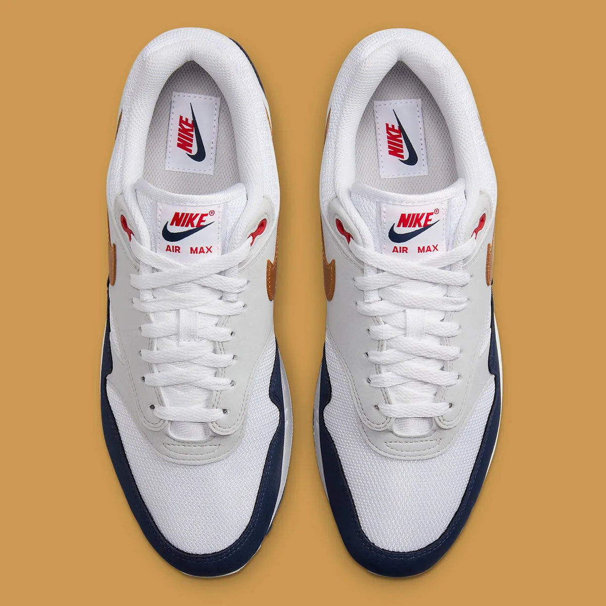  Chaussure de rue Nike Air Max 1 Olympic bleu , blanc , dorée , gris , semelle confortable , vu de haut