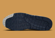  Chaussure de rue Nike Air Max 1 Olympic bleu , blanc , dorée , gris , semelle confortable , vu du dessous