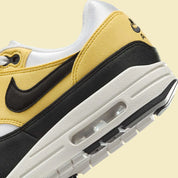 chaussure de ville lair max 1 supreme noir et blanche, semelle confortable, vue de profil intérieur