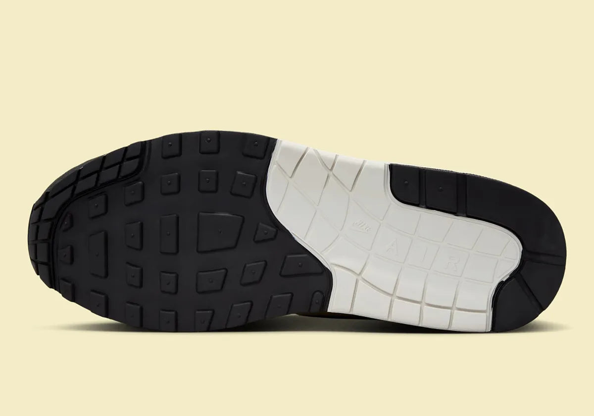 chaussure de ville lair max 1 supreme noir et blanche, semelle confortable, vue du dessous
