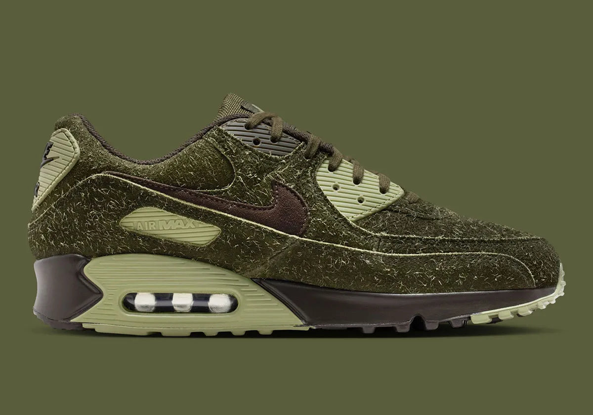 Sneakers Nike Air Max 90 Premium Skunk vert foncé en matières premium texturées avec unité Air visible et design iconique