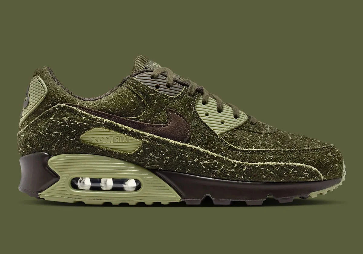 Sneakers Nike Air Max 90 Premium Skunk vert foncé en matières premium texturées avec unité Air visible et design iconique